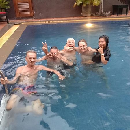 White Monkey Hotell Siem Reap Exteriör bild