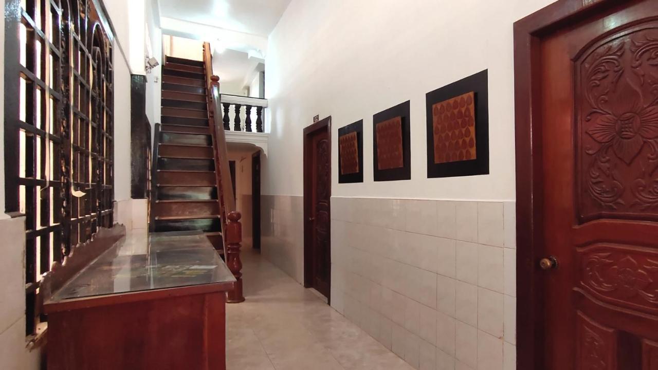 White Monkey Hotell Siem Reap Exteriör bild