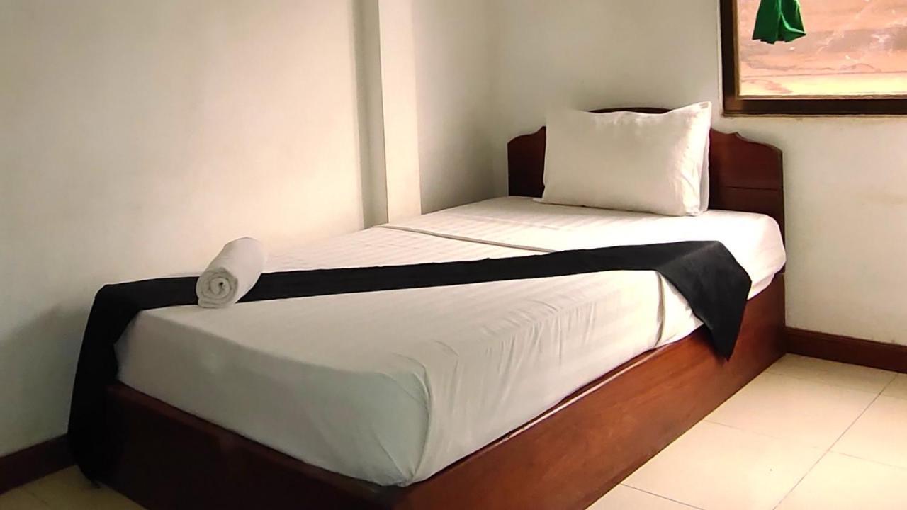 White Monkey Hotell Siem Reap Exteriör bild