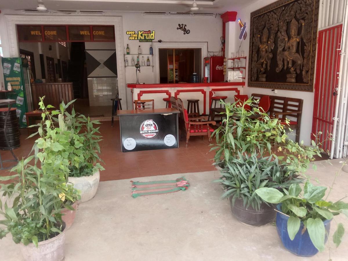 White Monkey Hotell Siem Reap Exteriör bild