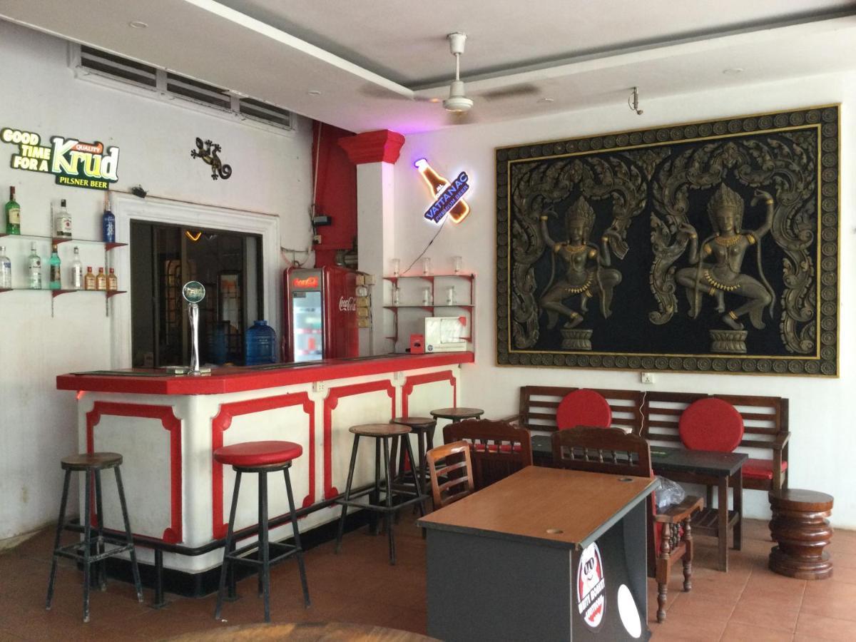 White Monkey Hotell Siem Reap Exteriör bild