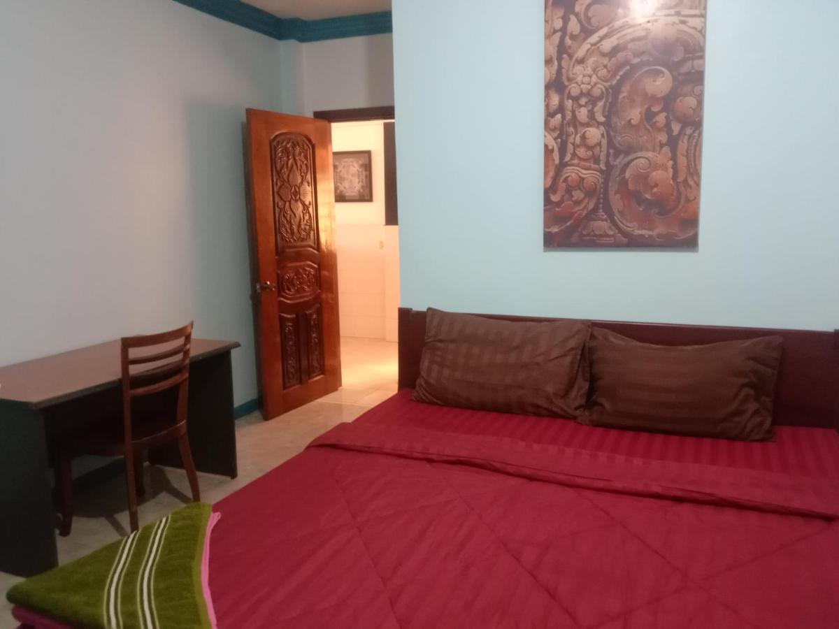 White Monkey Hotell Siem Reap Exteriör bild