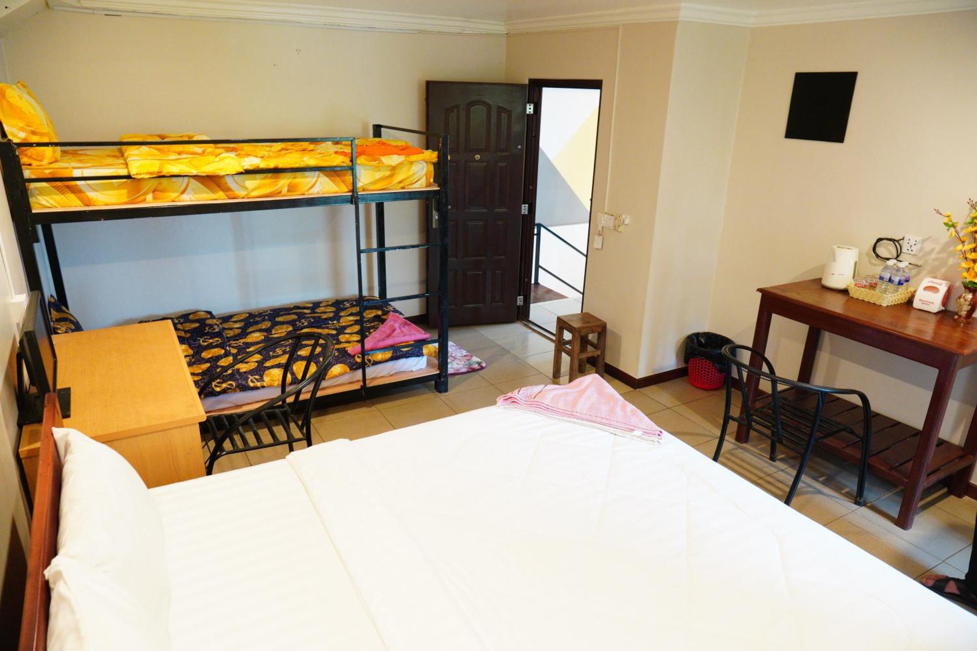 White Monkey Hotell Siem Reap Exteriör bild