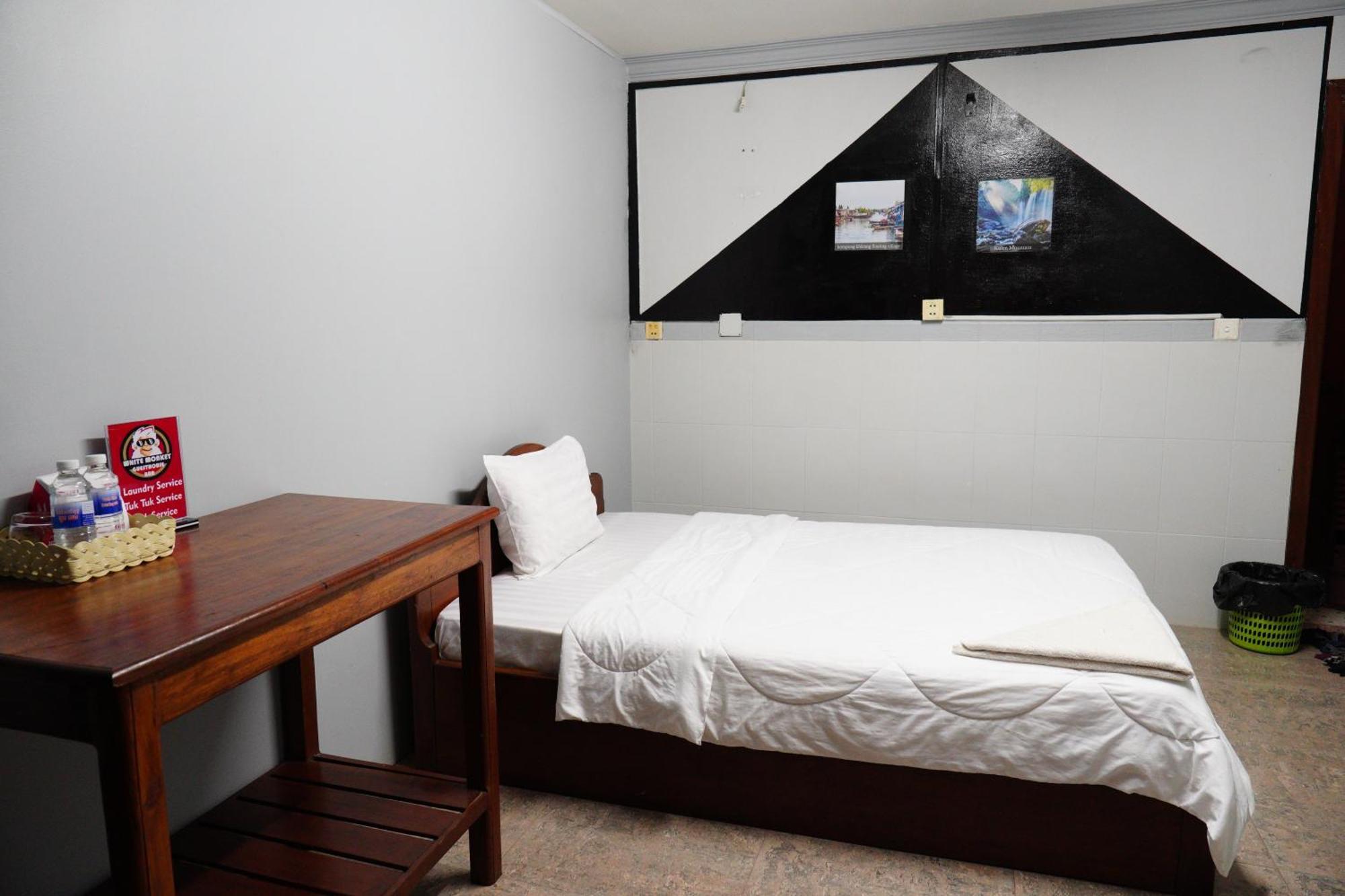 White Monkey Hotell Siem Reap Exteriör bild