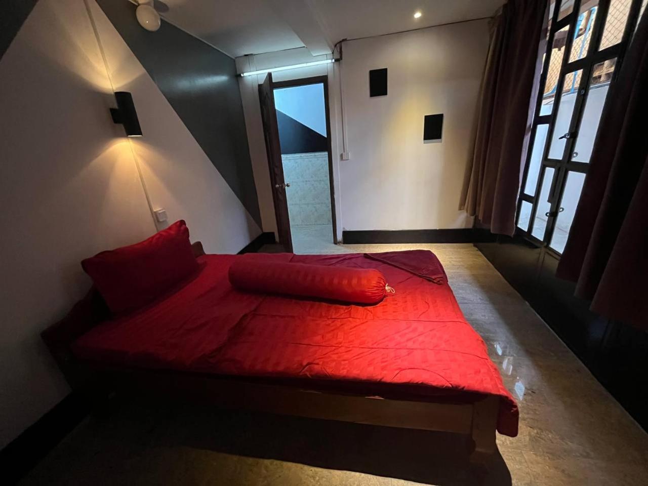 White Monkey Hotell Siem Reap Rum bild