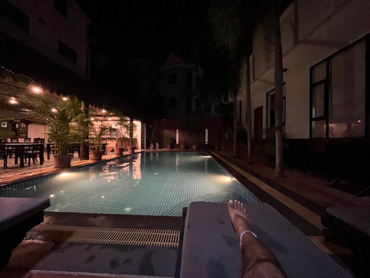 White Monkey Hotell Siem Reap Exteriör bild