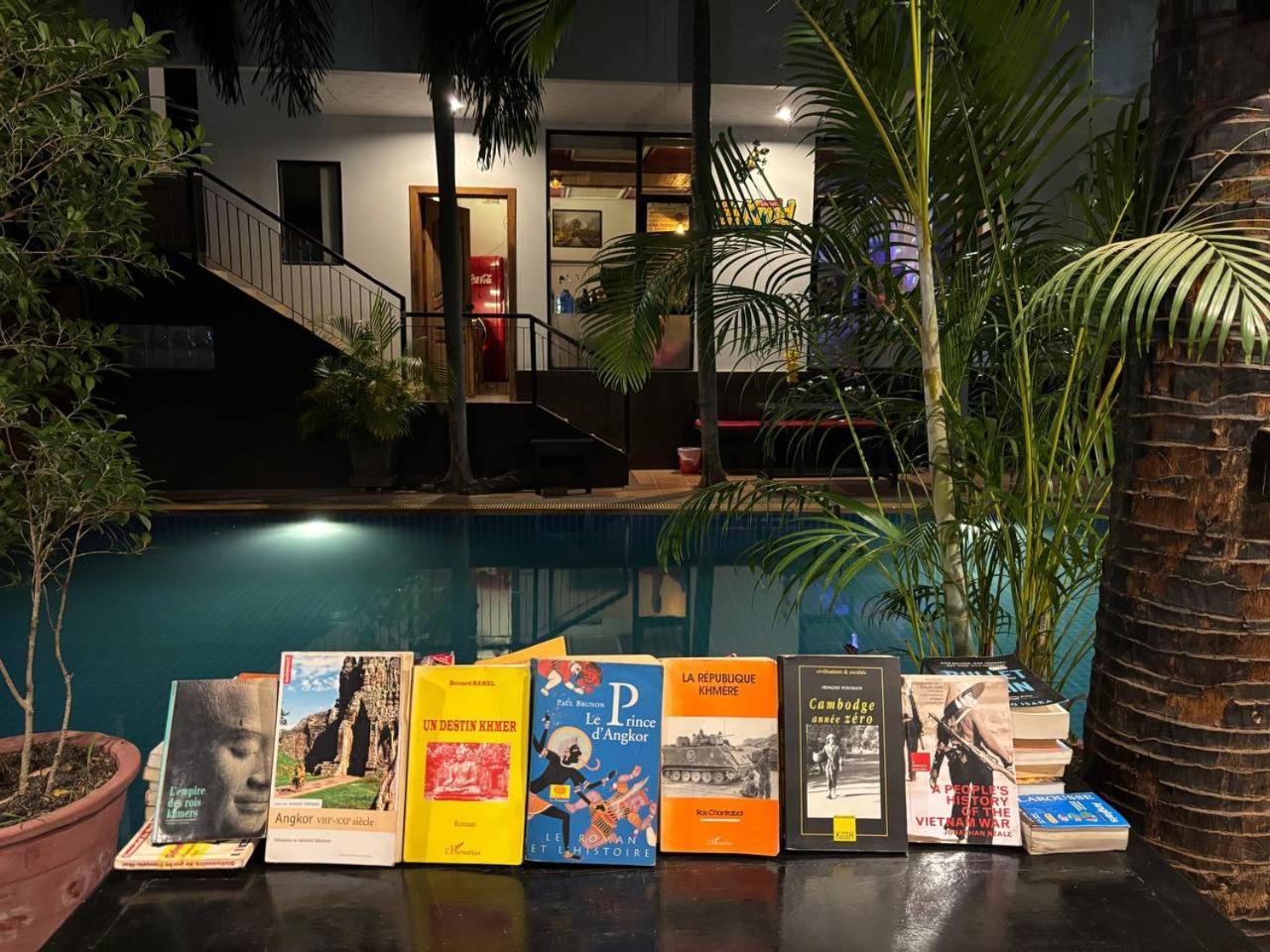 White Monkey Hotell Siem Reap Exteriör bild